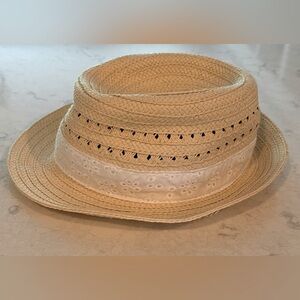 Gap Kid - Girls Fedora Straw Hat w/Banded White Lace Trim